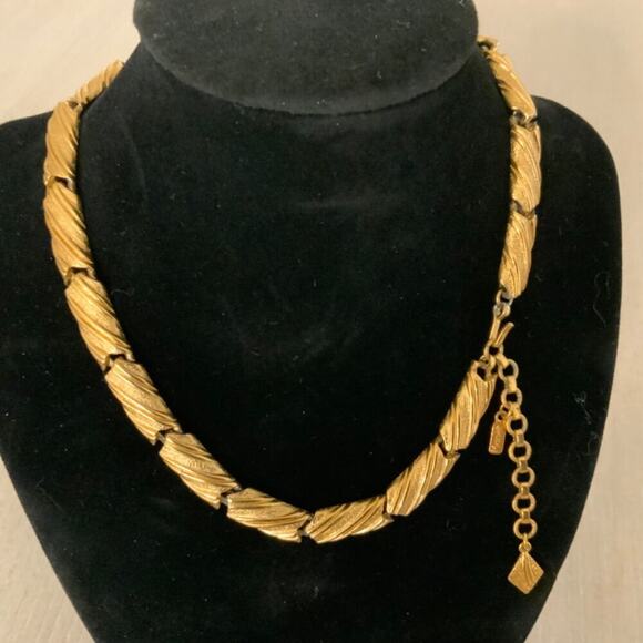 Vintage Monet Necklace - Picture 5 of 5